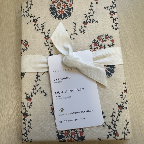 Pottery Barn Shams - set of 2 - Picture 2 of 3